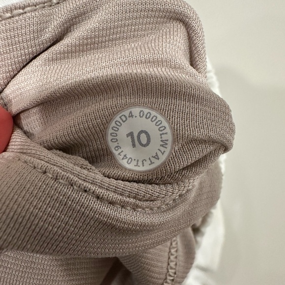 Lululemon White Performance Athletic Shorts with Breathable Fabric Size 10 - Picture 4 of 4